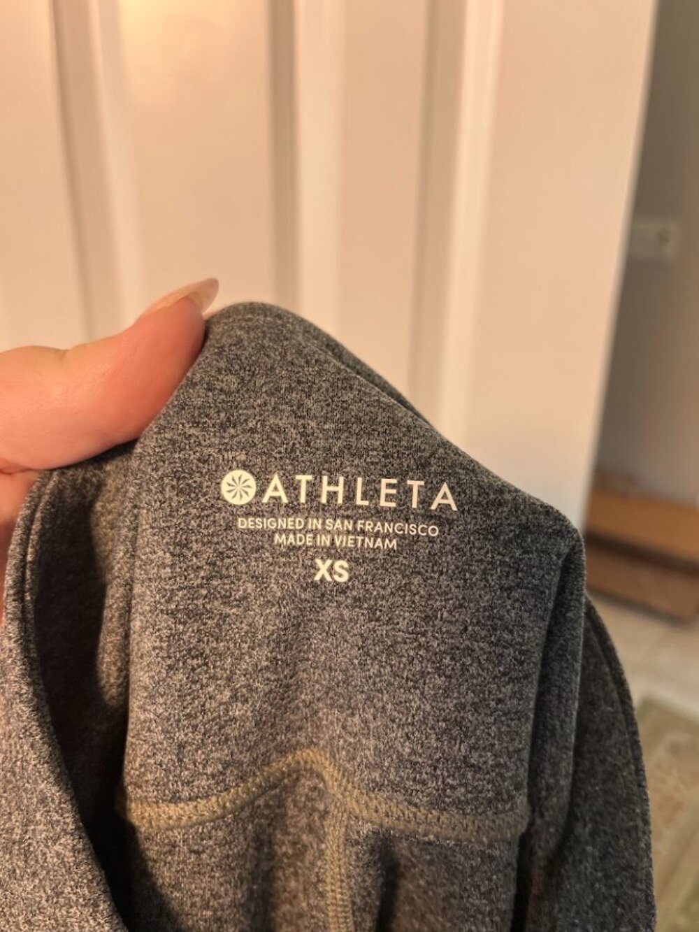 Athleta Salutation Stash Pocket 7/8 Leggings XS Charcoal Gray Powervita Yoga - Picture 8 of 10